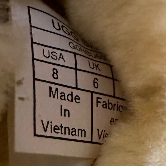 yellow UGG slides - Picture 11 of 11